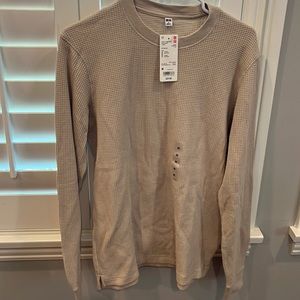 UNIQLO Waffle Crew Neck Men’s Medium -Long Sleeve Natural color